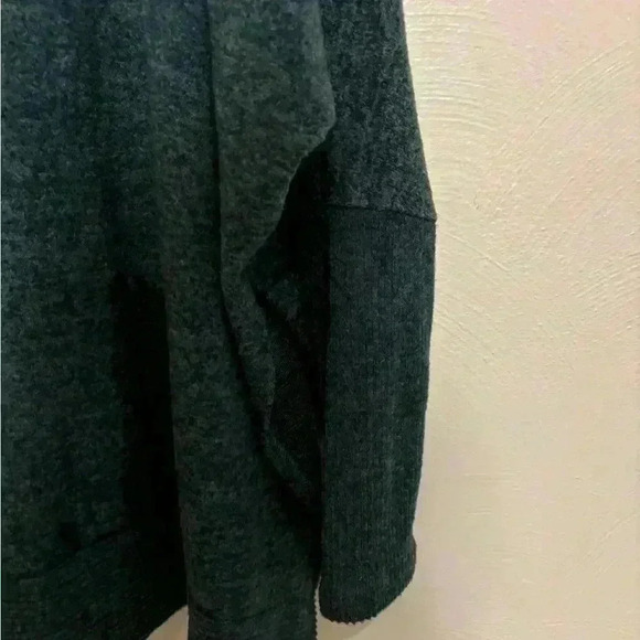 women’s Zenana Sweater Size L - Picture 5 of 6